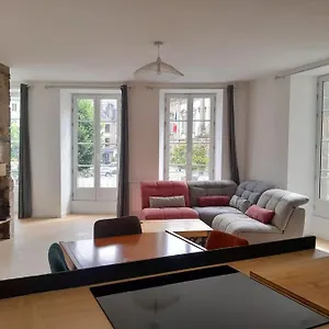 Appartement 75m2 Plein Centre Face A La Mairie, Morlaix
